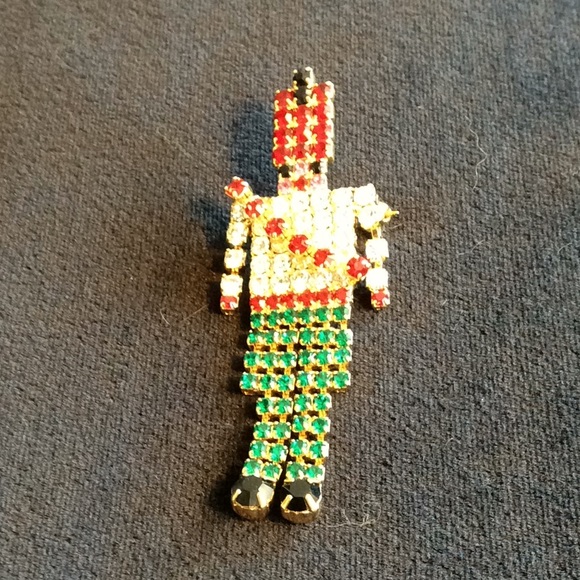 Vintage New Christmas Toy Soldier Brooch - Picture 1 of 3